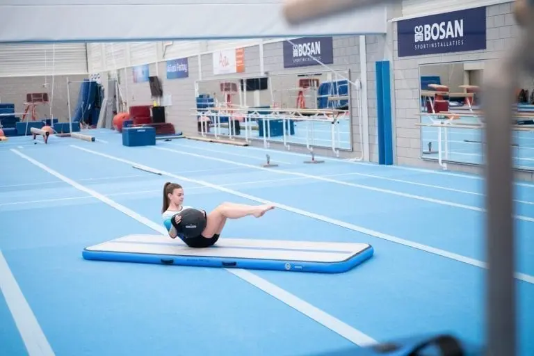 AirFloor AquaBall Training auf AirTrack 4 meter